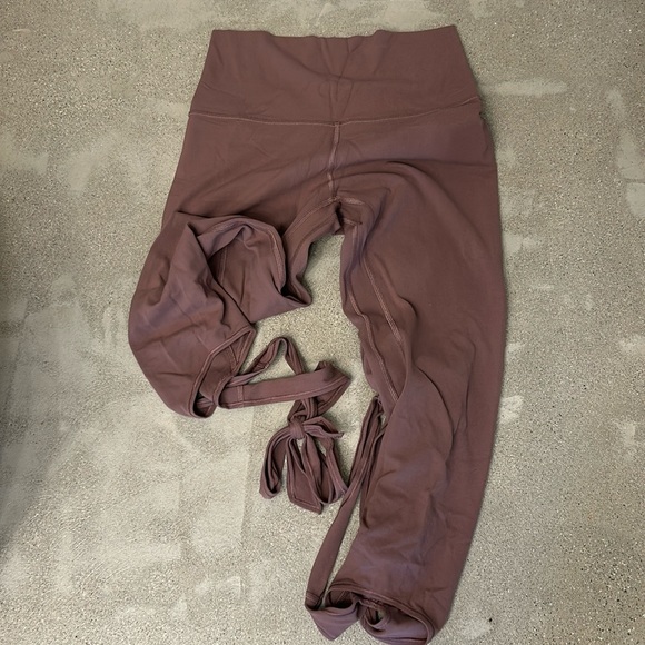 Lululemon Align Crop 21” Love Knot - Picture 2 of 4